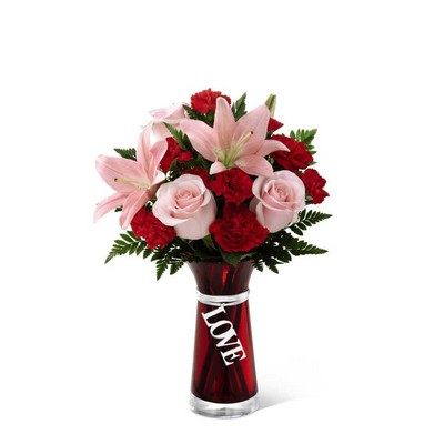The FTD Hold My Heart Bouquet
